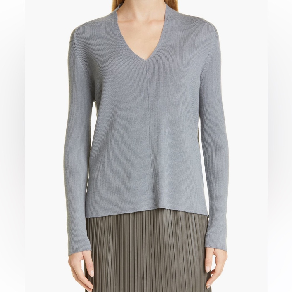 Max Mara Leisure 100% Virgin Wool Grey V-Neck Sweater